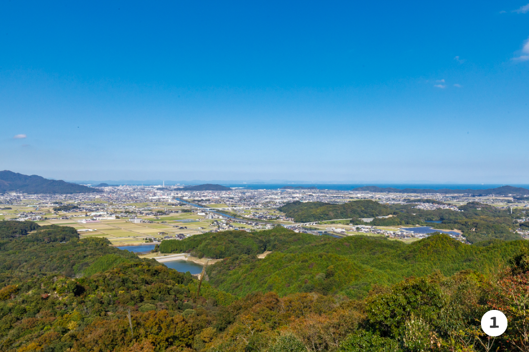 山頂からの景色の写真