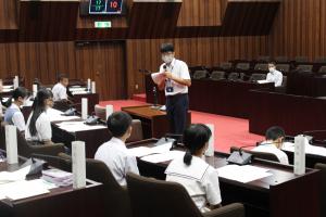 議会事務局職員からの説明