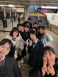 地下鉄に乗ります