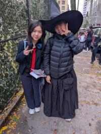 仮装したまま学校に登校します