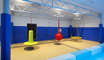 スイング遊具の画像