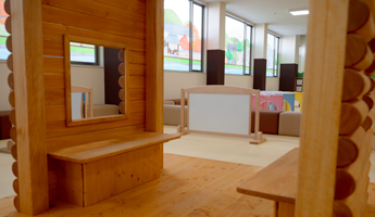 遊具「ハウス型ブース（ログハウス）」画像