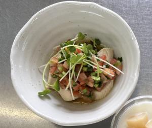 蒸し鶏の夏野菜ソース