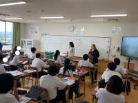 育徳館中学校での授業の様子