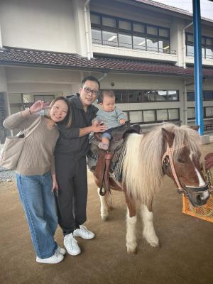 移動動物園画像　乗馬