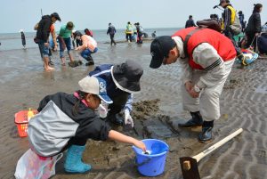 13時30分　長井海岸でまてほりの画像