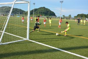 9時00分　サッカー場で紅白戦！？の画像